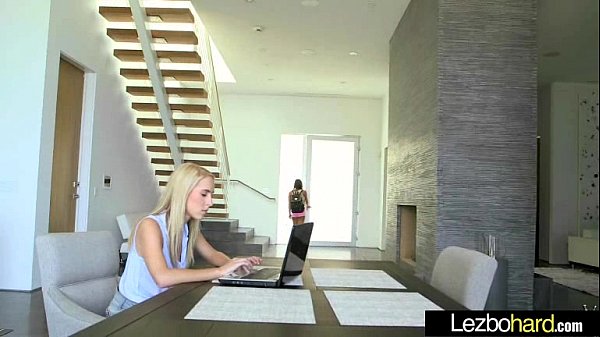 Teen Lesbos (Cadence Lux & Abigail Mac) Play Till Climax On Cam vid-05